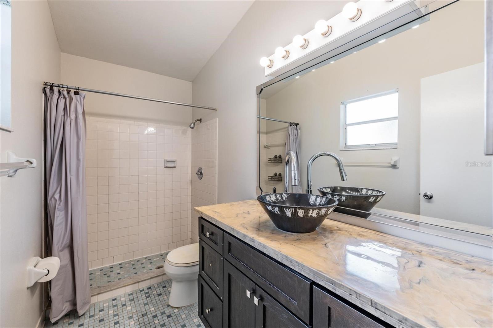 Image 17 of 27 For 3913 42nd Street W