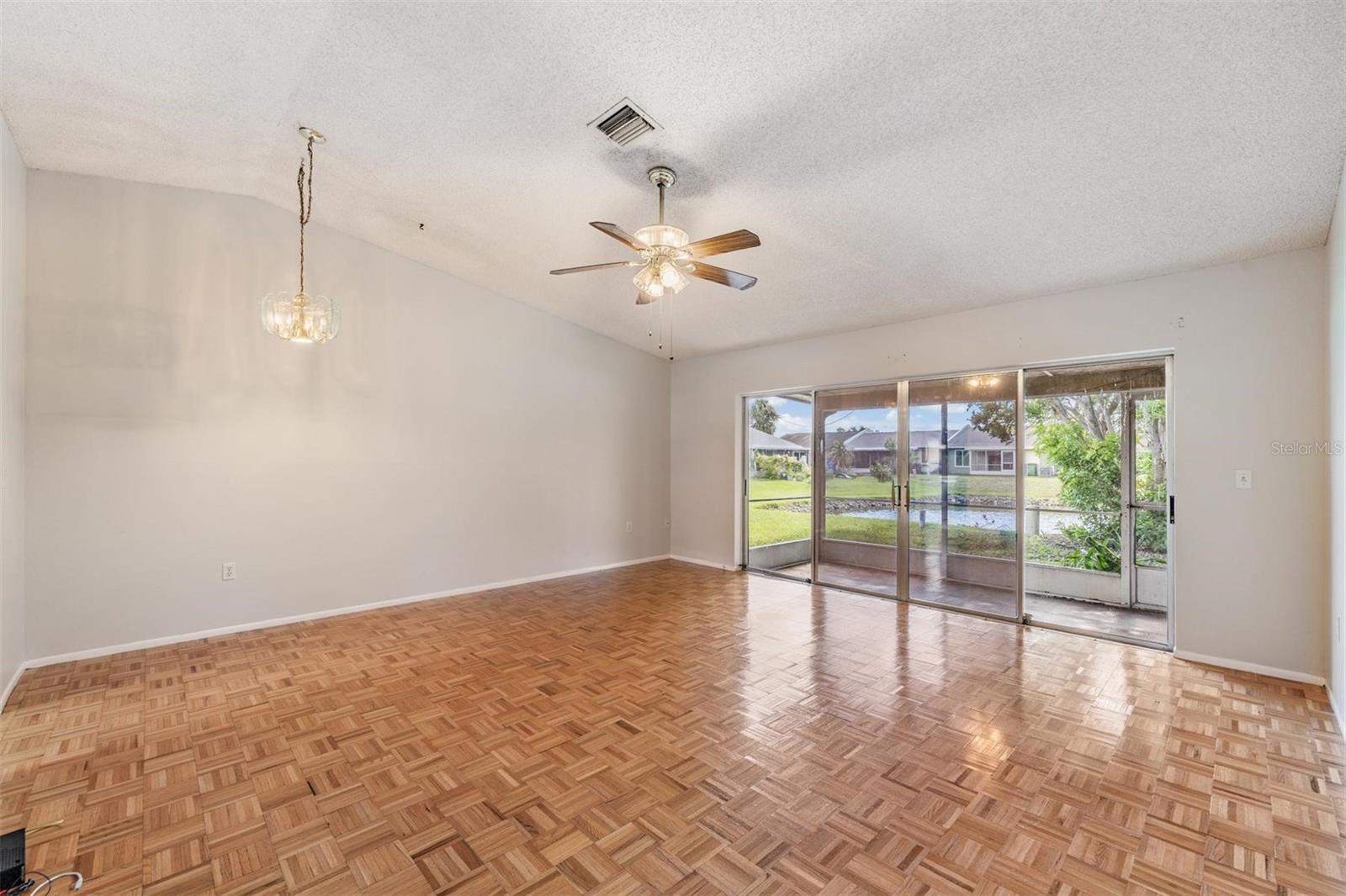Image 3 of 27 For 3913 42nd Street W