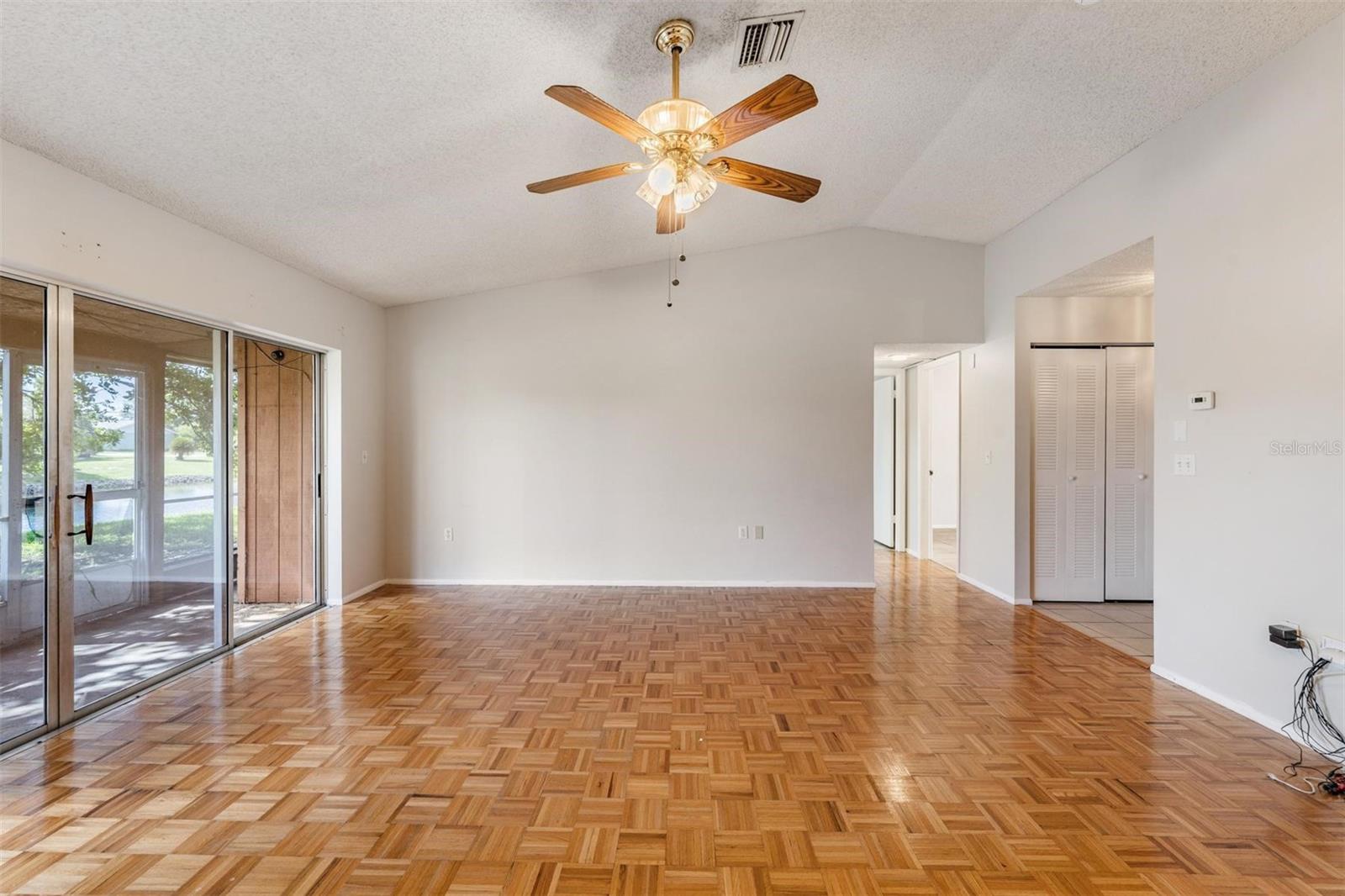 Image 5 of 27 For 3913 42nd Street W