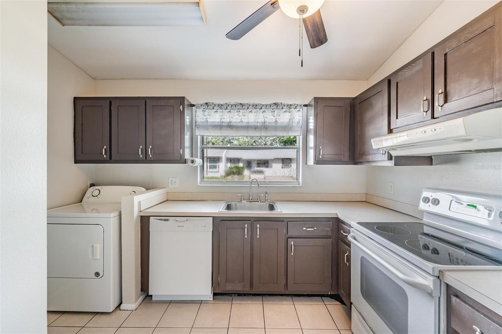 Image 7 of 27 For 3913 42nd Street W