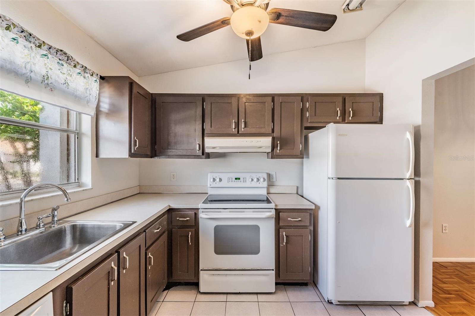 Image 8 of 27 For 3913 42nd Street W