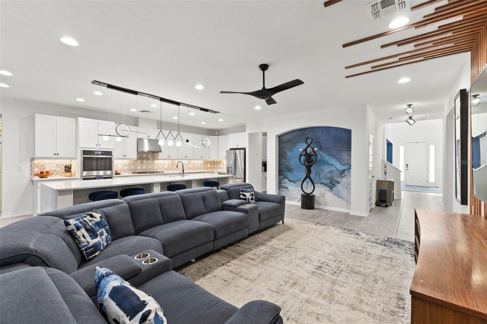 Image 31 of 70 For 7135 Graybrook Drive