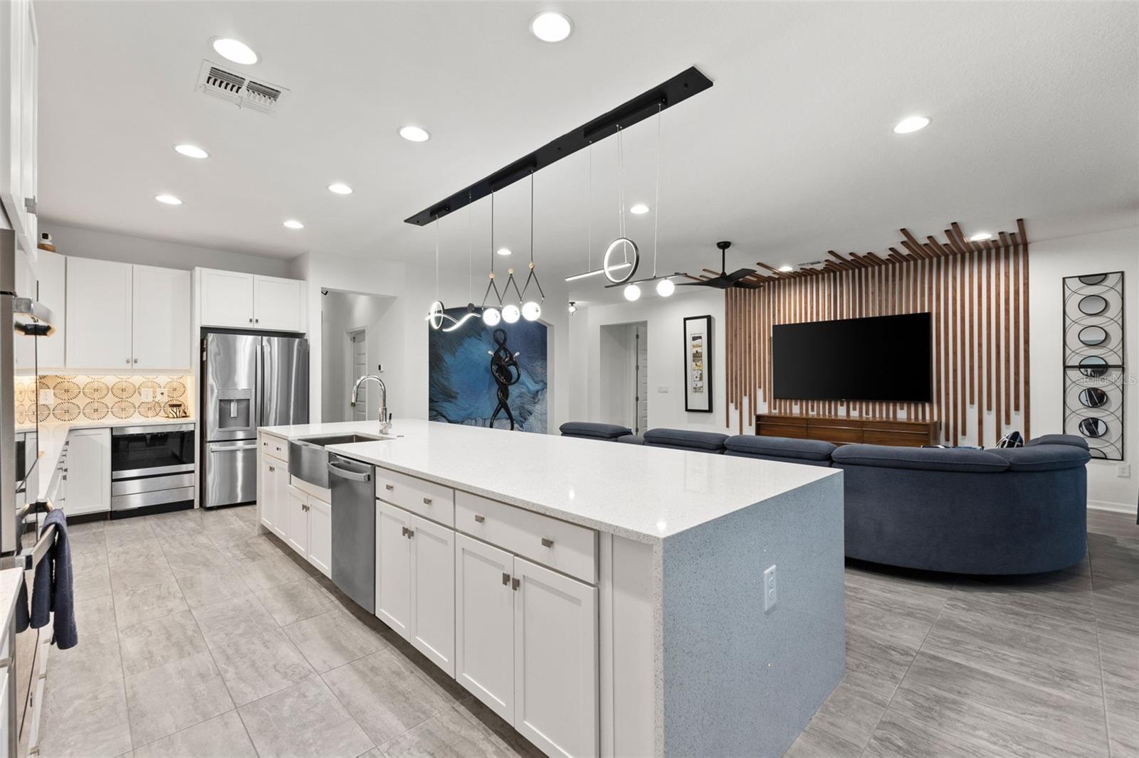 Image 32 of 70 For 7135 Graybrook Drive