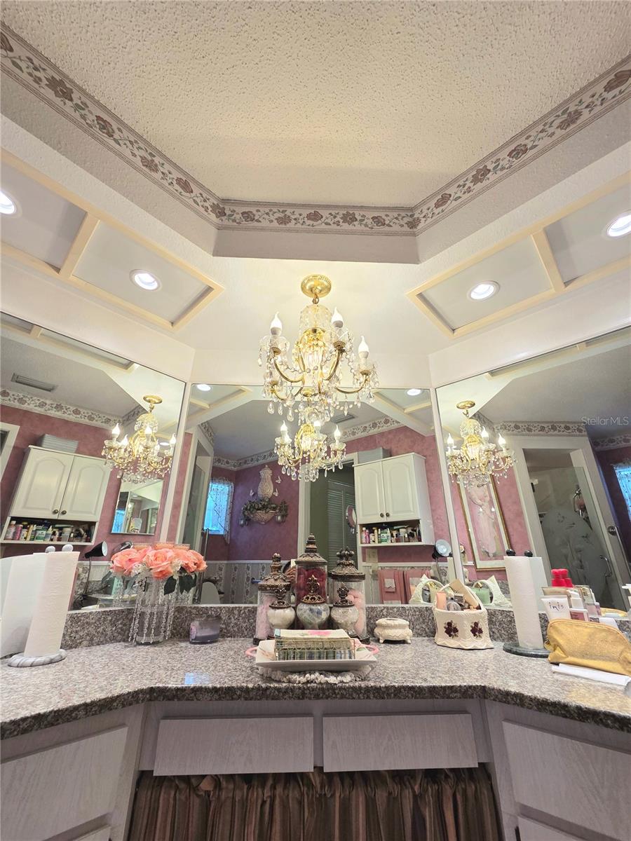 Listing photo id 17 for 9902 Saint Joseph Court