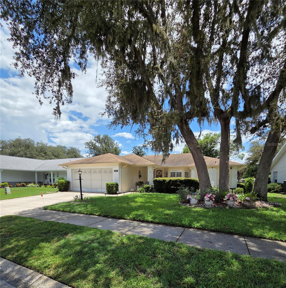 Listing photo id 0 for 9902 Saint Joseph Court