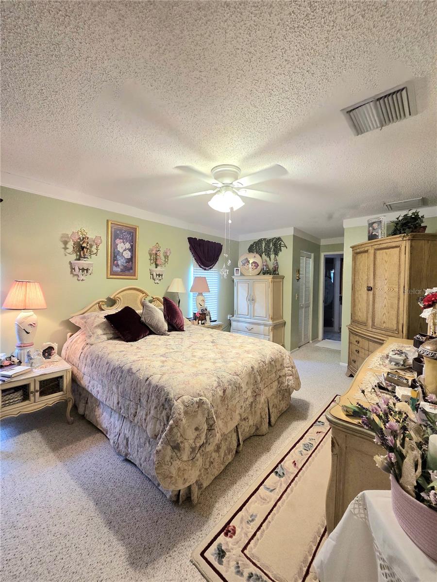 Listing photo id 19 for 9902 Saint Joseph Court