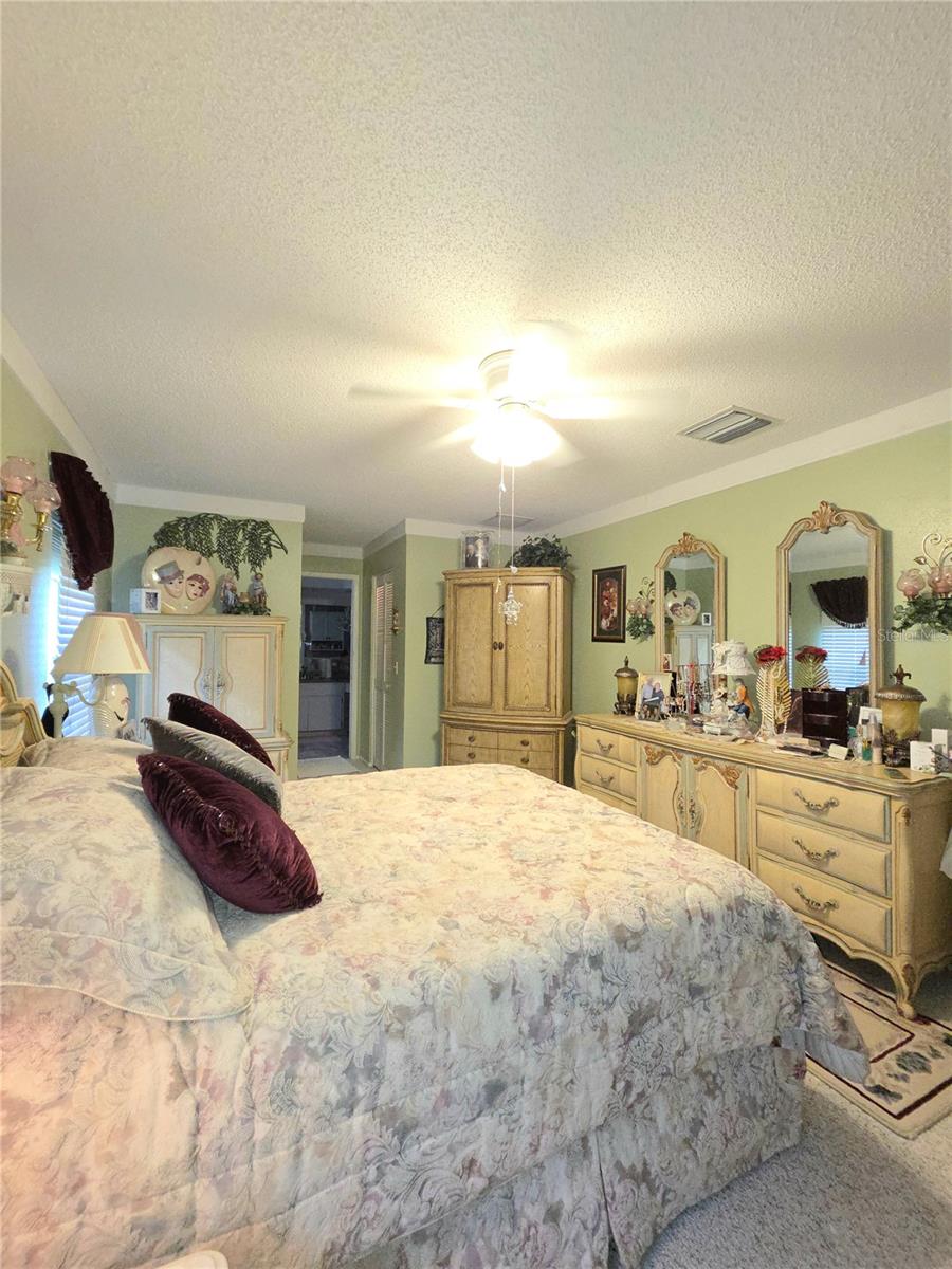 Listing photo id 20 for 9902 Saint Joseph Court