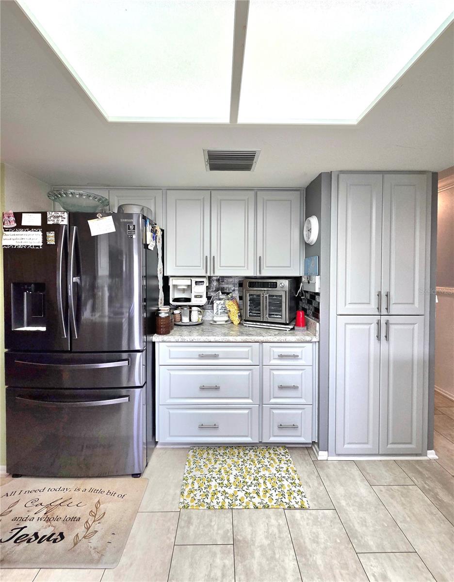 Listing photo id 25 for 9902 Saint Joseph Court