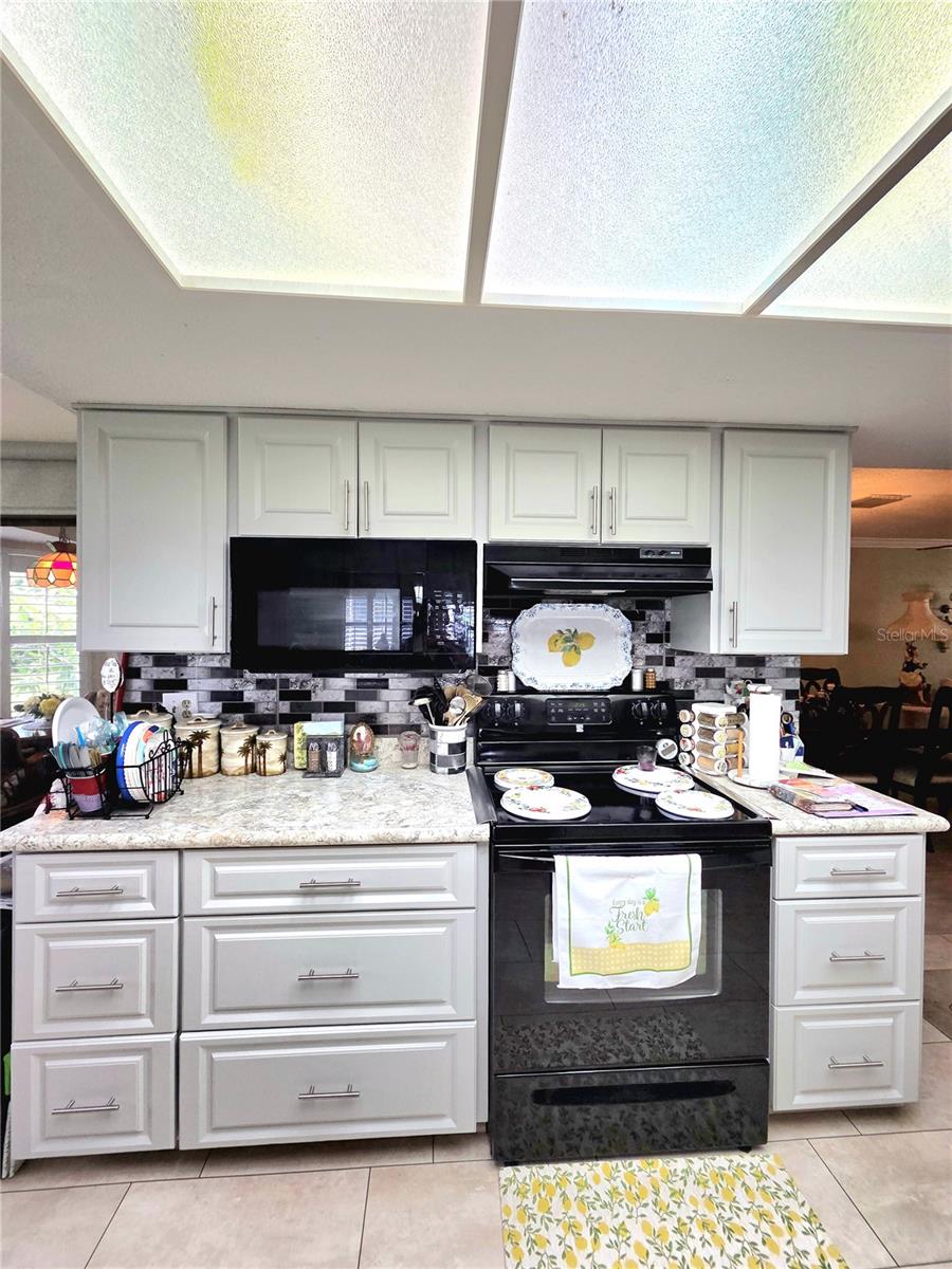 Listing photo id 27 for 9902 Saint Joseph Court