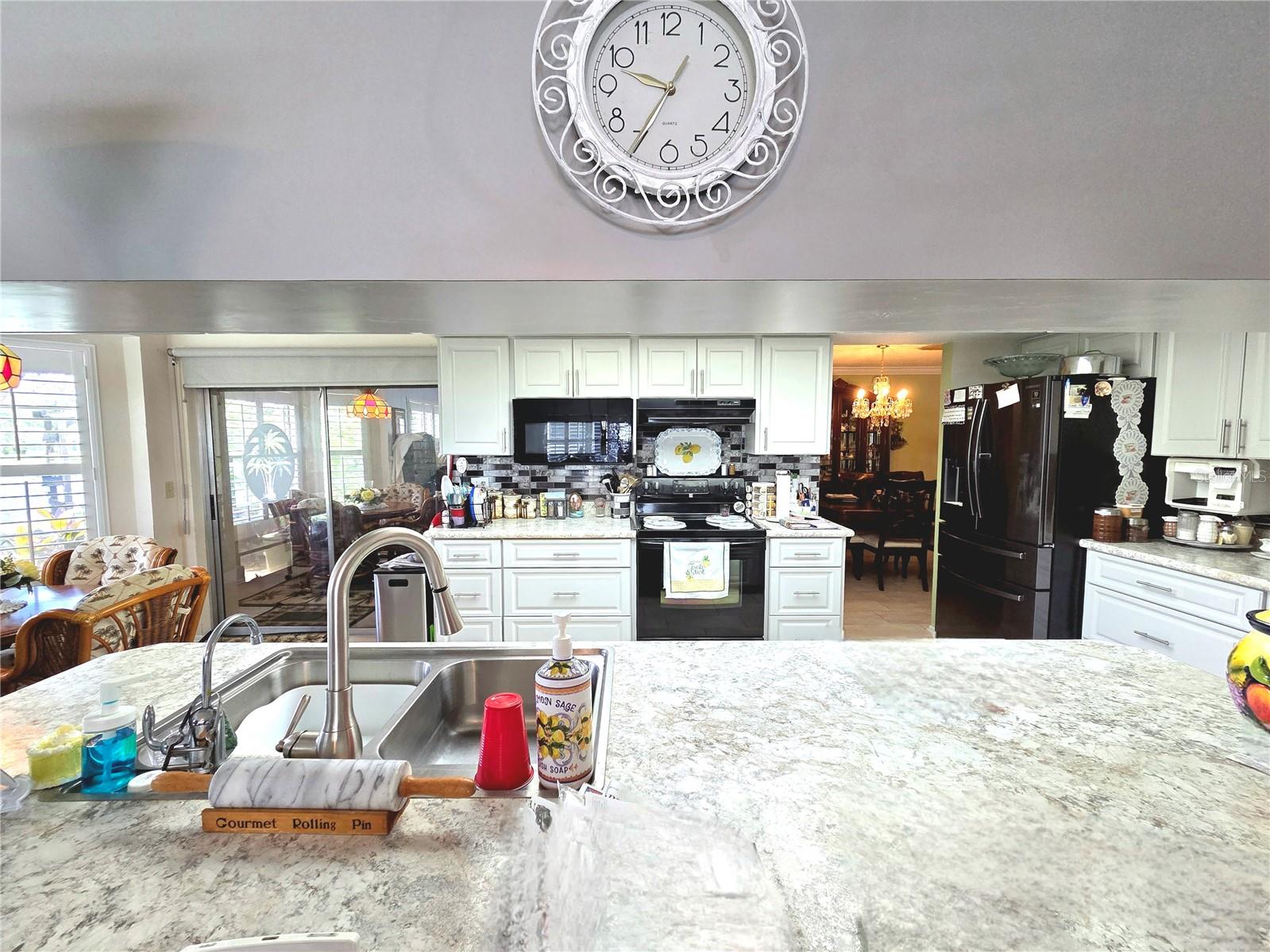 Listing photo id 28 for 9902 Saint Joseph Court