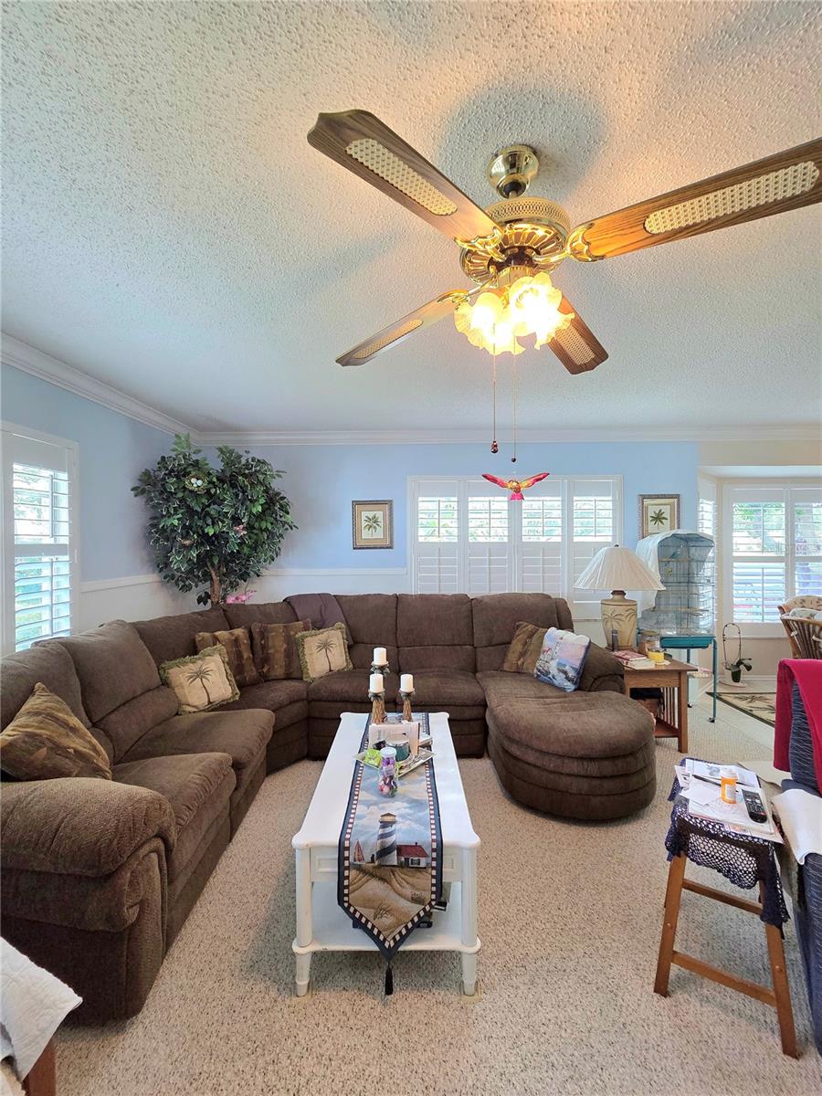 Listing photo id 30 for 9902 Saint Joseph Court