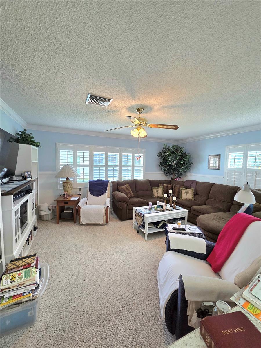 Listing photo id 32 for 9902 Saint Joseph Court