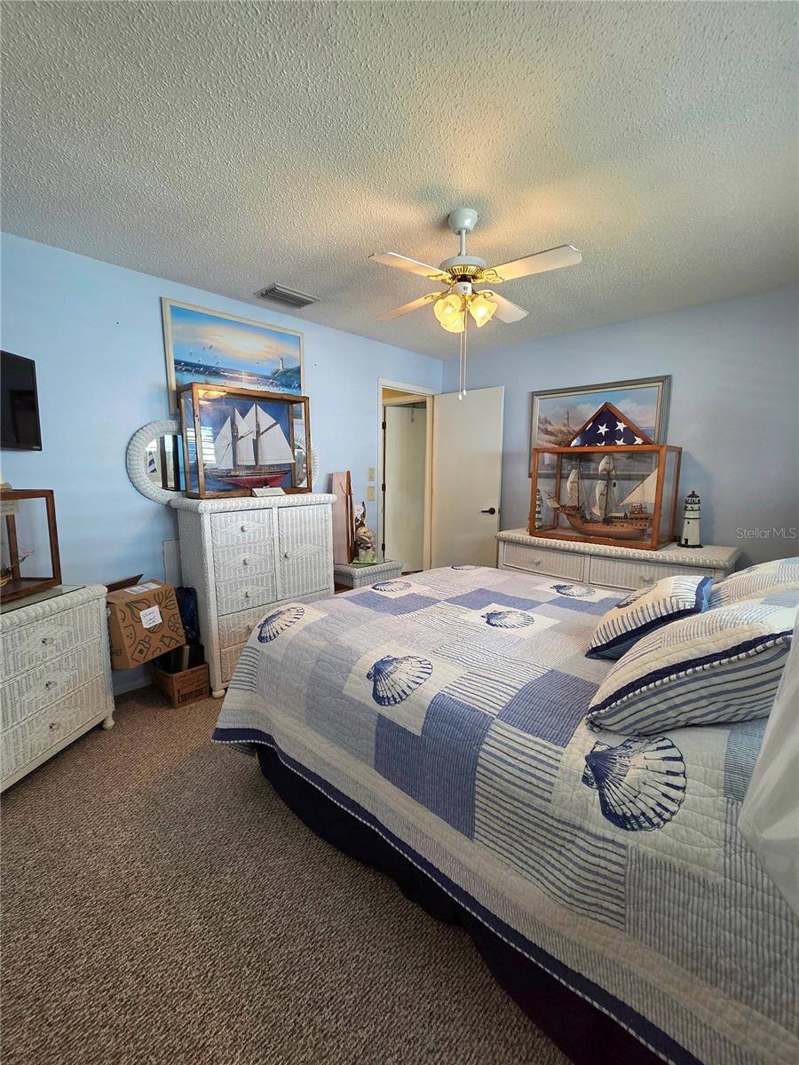 Listing photo id 38 for 9902 Saint Joseph Court