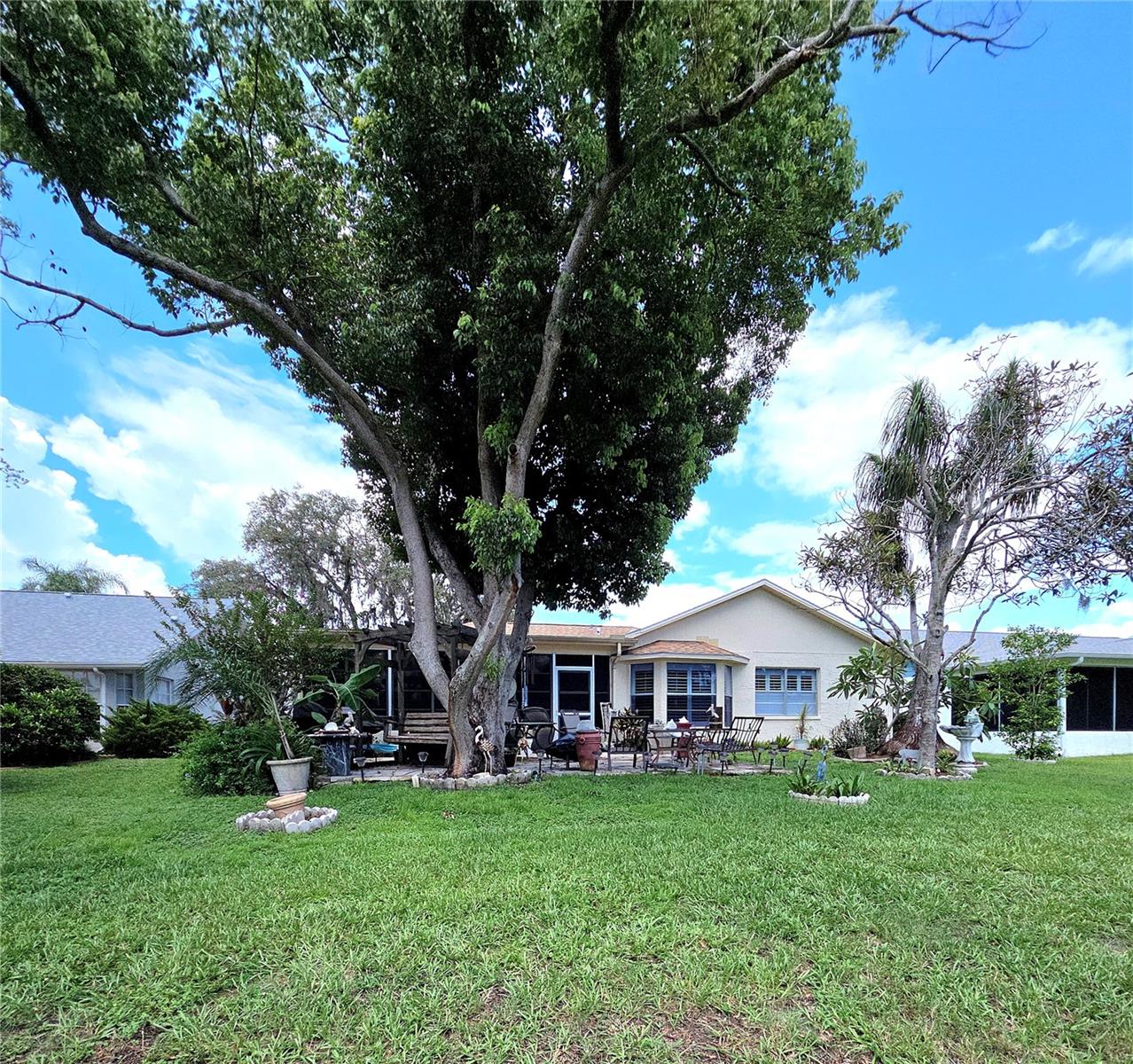 Listing photo id 42 for 9902 Saint Joseph Court