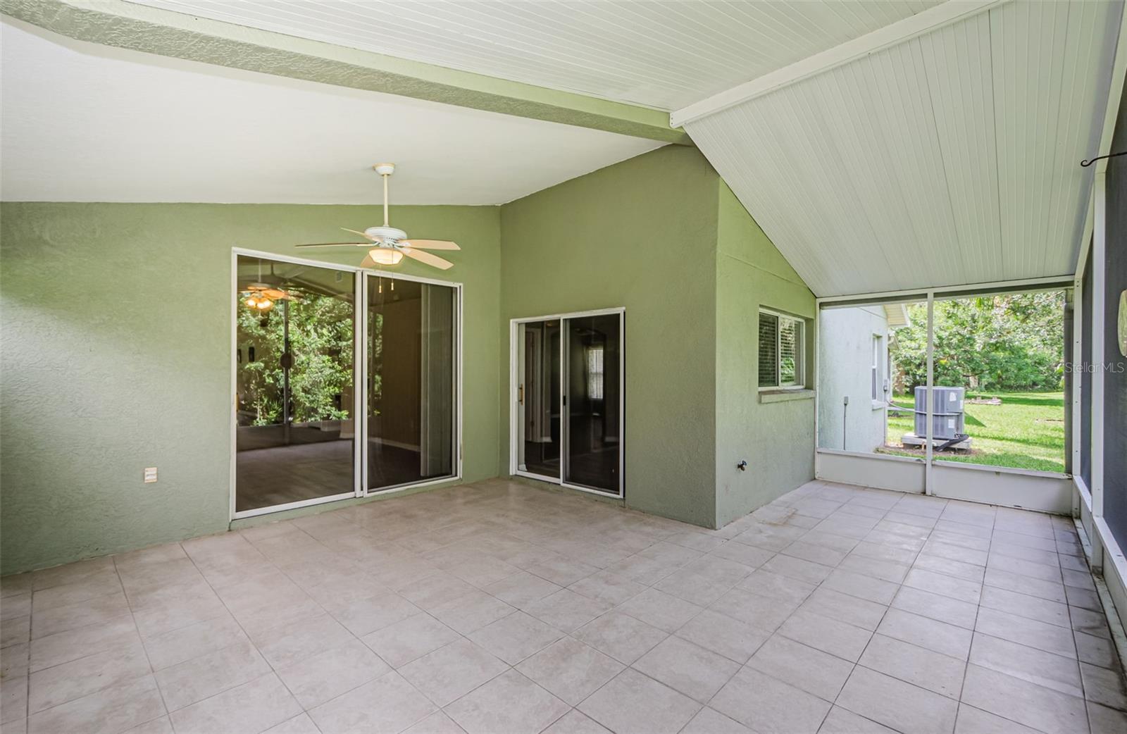 Image 28 of 43 For 19261 Fishermans Bend Drive