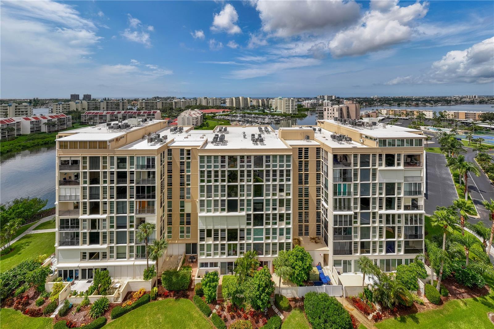Image 11 of 73 For 7400 Sun Island Drive S 407