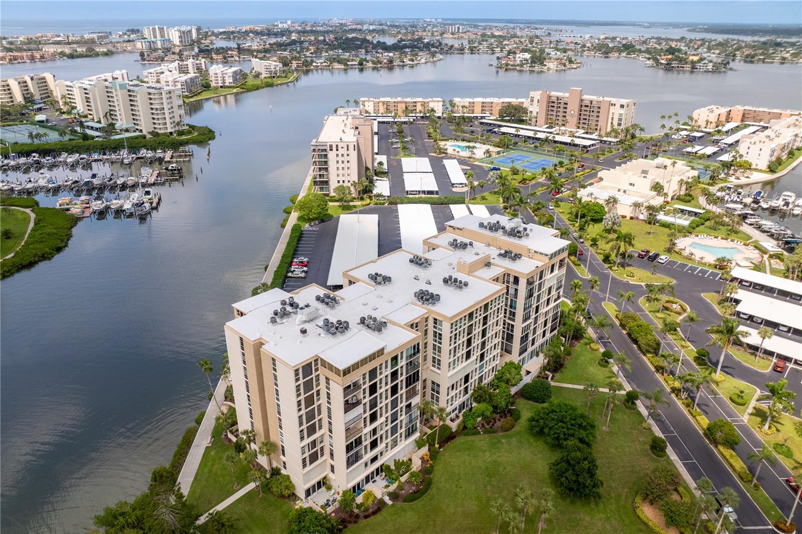 Image 6 of 73 For 7400 Sun Island Drive S 407