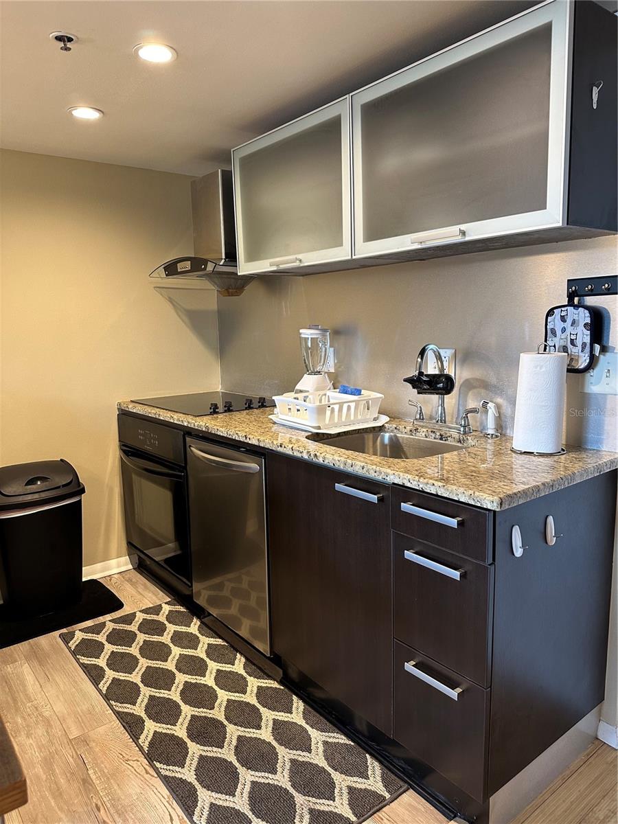 Image 10 of 35 For 701 Madison Avenue 405