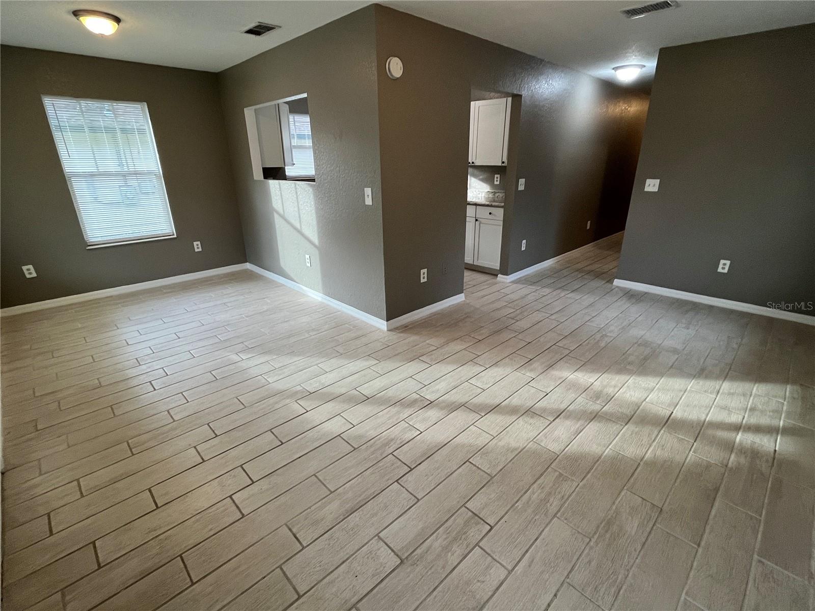 Image 3 of 10 For 717 Silver Springs Place