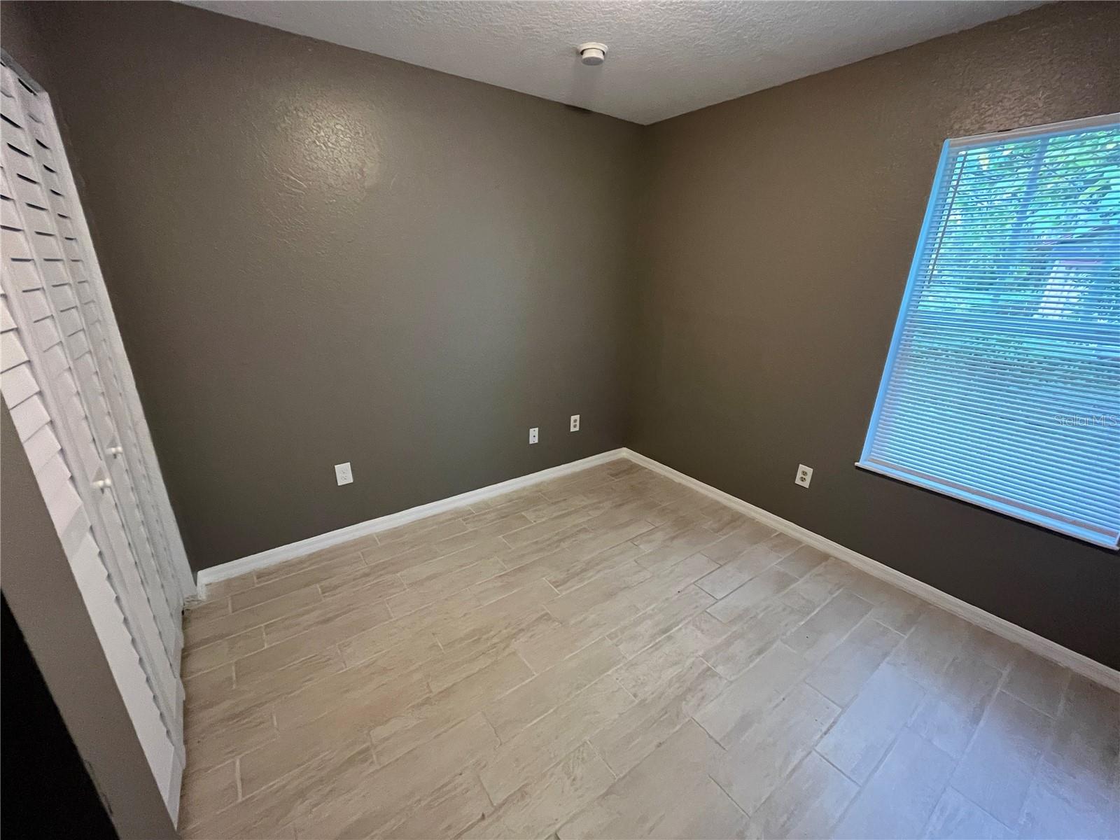 Image 6 of 10 For 717 Silver Springs Place