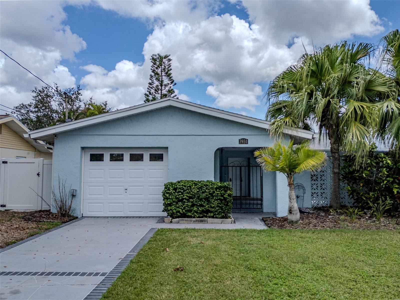 Image 2 of 42 For 3931 Headsail Drive