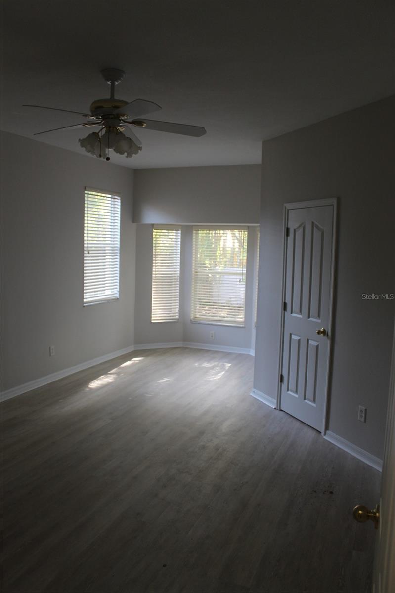 Image 11 of 35 For 11737 Carrollwood Cove Drive