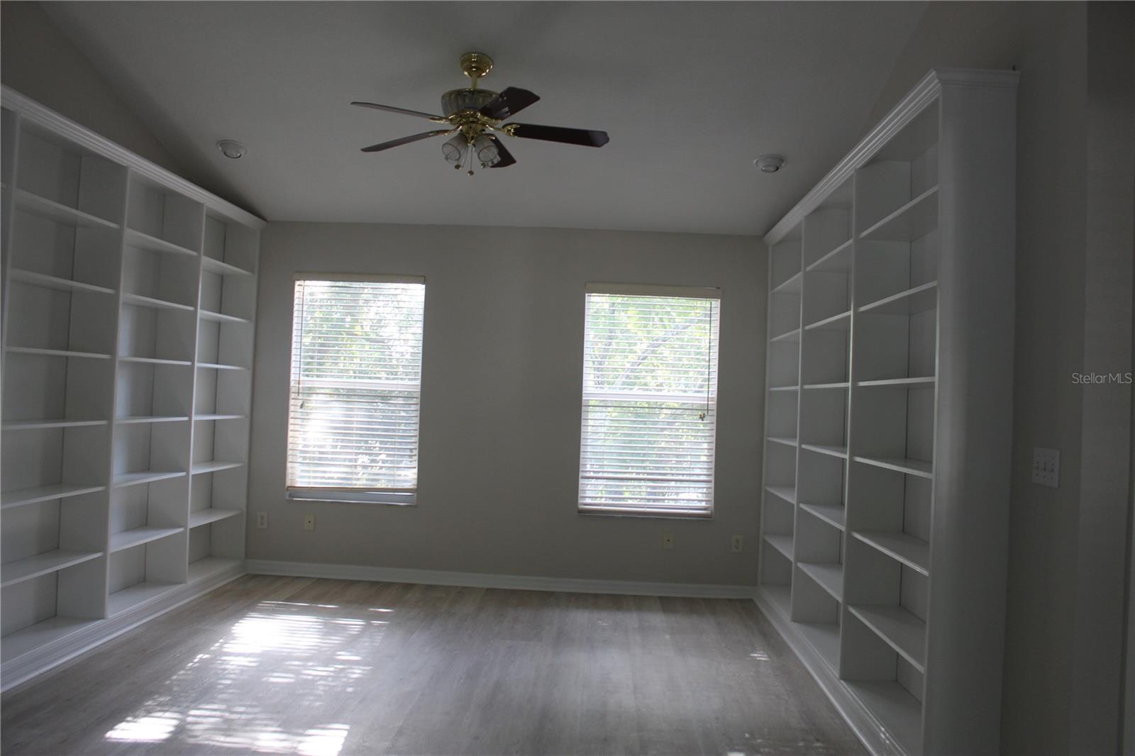 Image 17 of 35 For 11737 Carrollwood Cove Drive