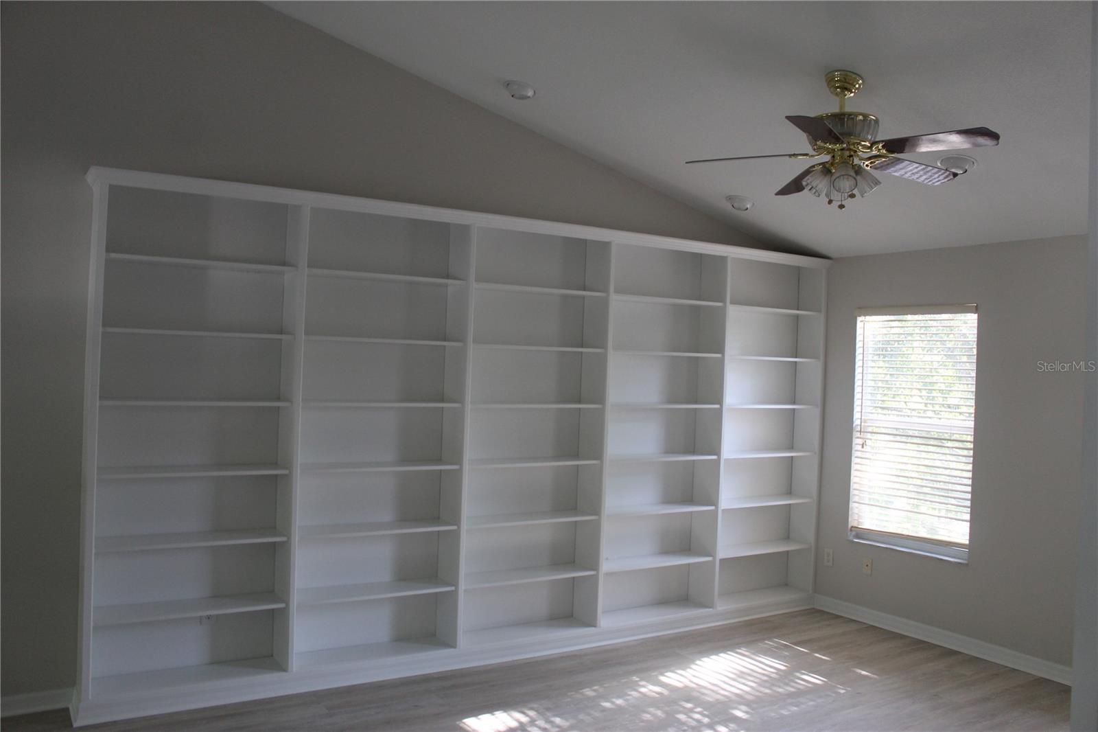 Image 18 of 35 For 11737 Carrollwood Cove Drive