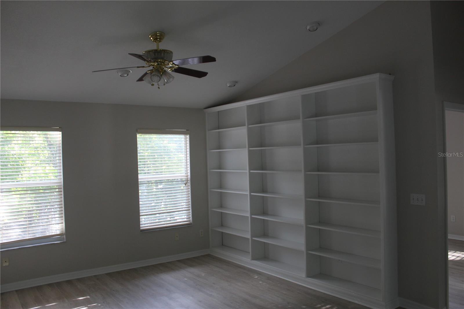 Image 19 of 35 For 11737 Carrollwood Cove Drive