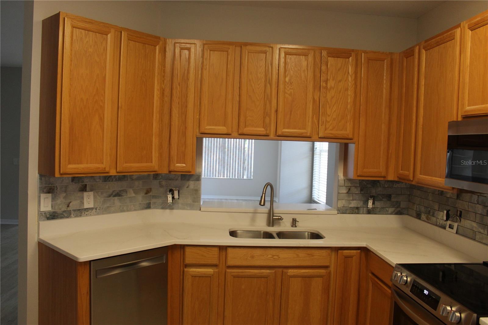 Image 6 of 35 For 11737 Carrollwood Cove Drive