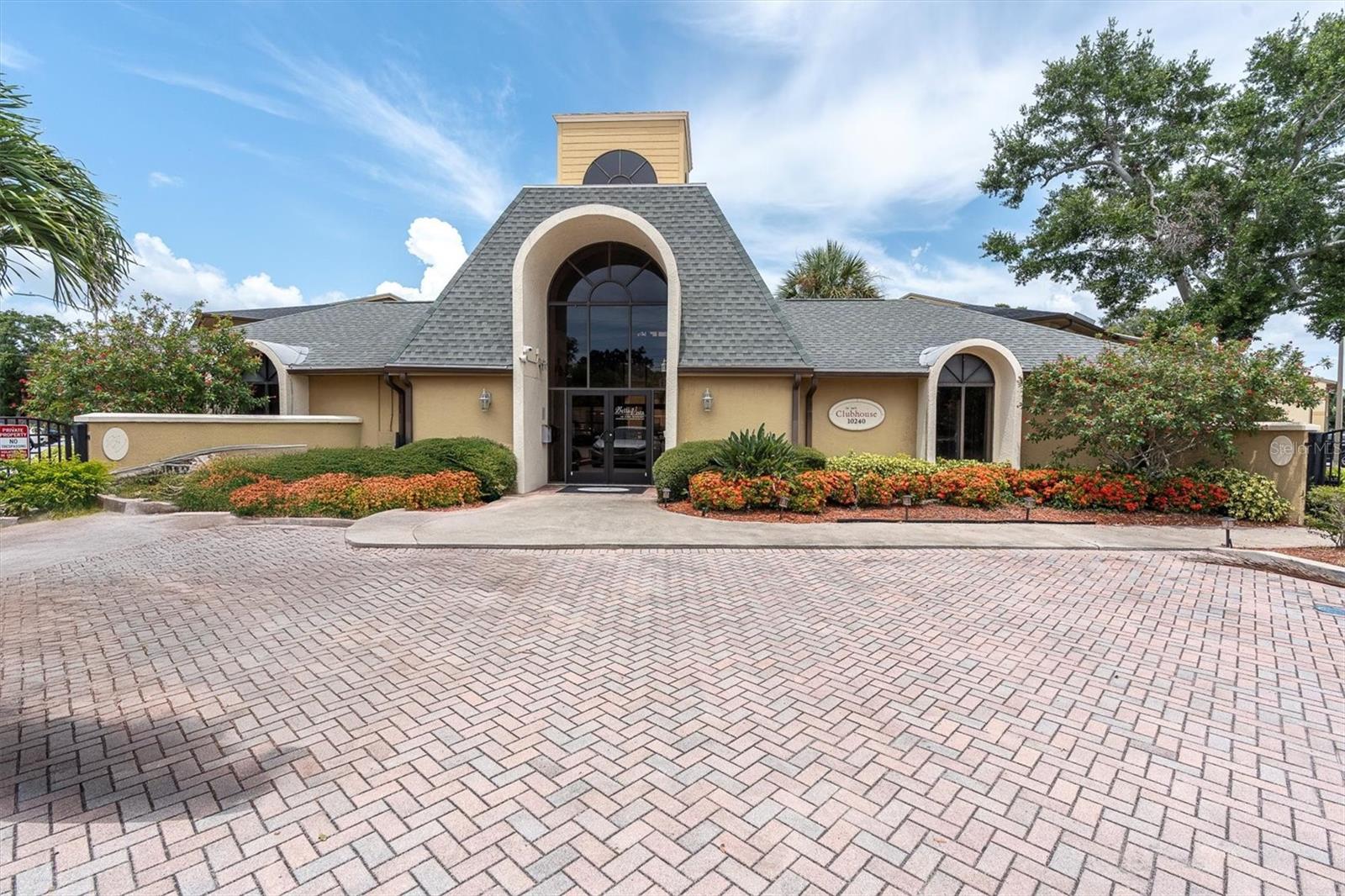 Image 27 of 42 For 12293 Sailwinds Drive 104