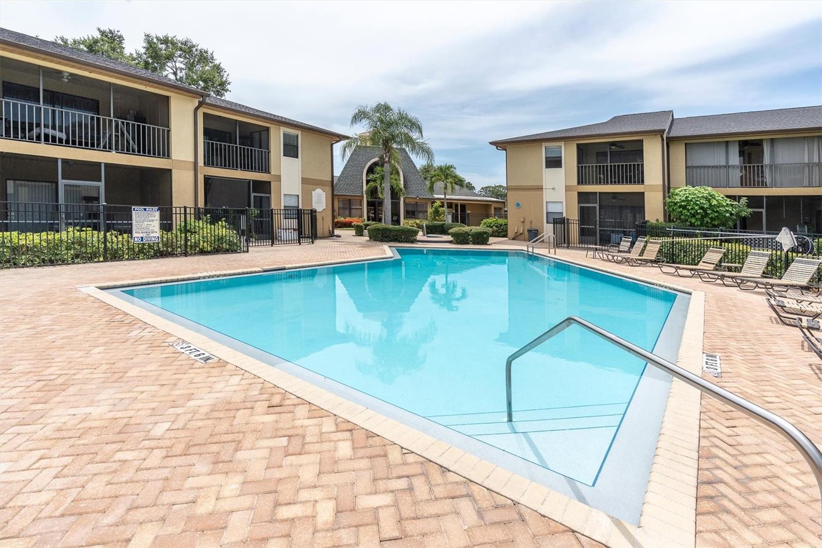 Image 30 of 42 For 12293 Sailwinds Drive 104