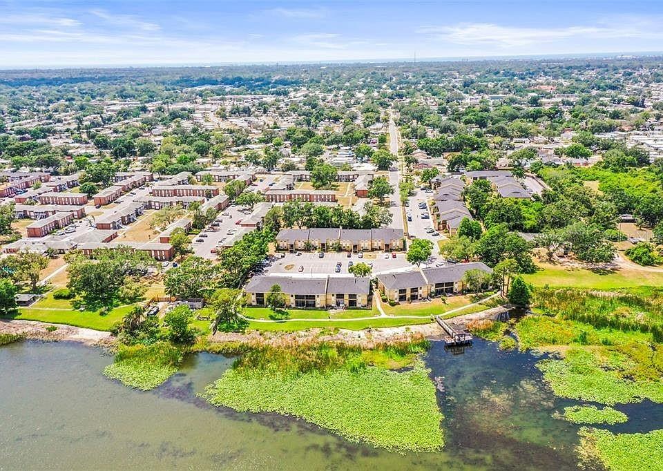 Image 33 of 42 For 12293 Sailwinds Drive 104