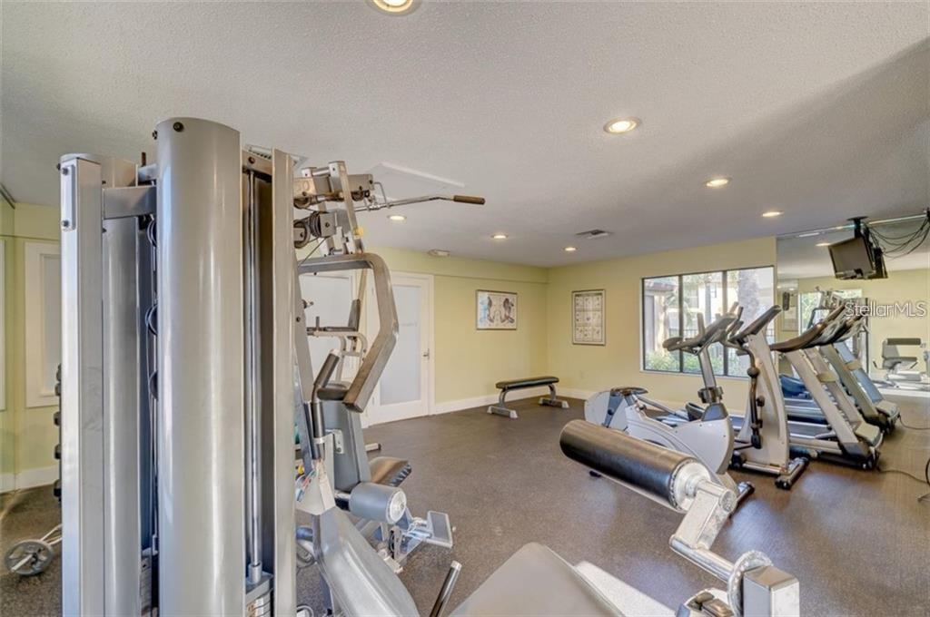 Image 36 of 42 For 12293 Sailwinds Drive 104