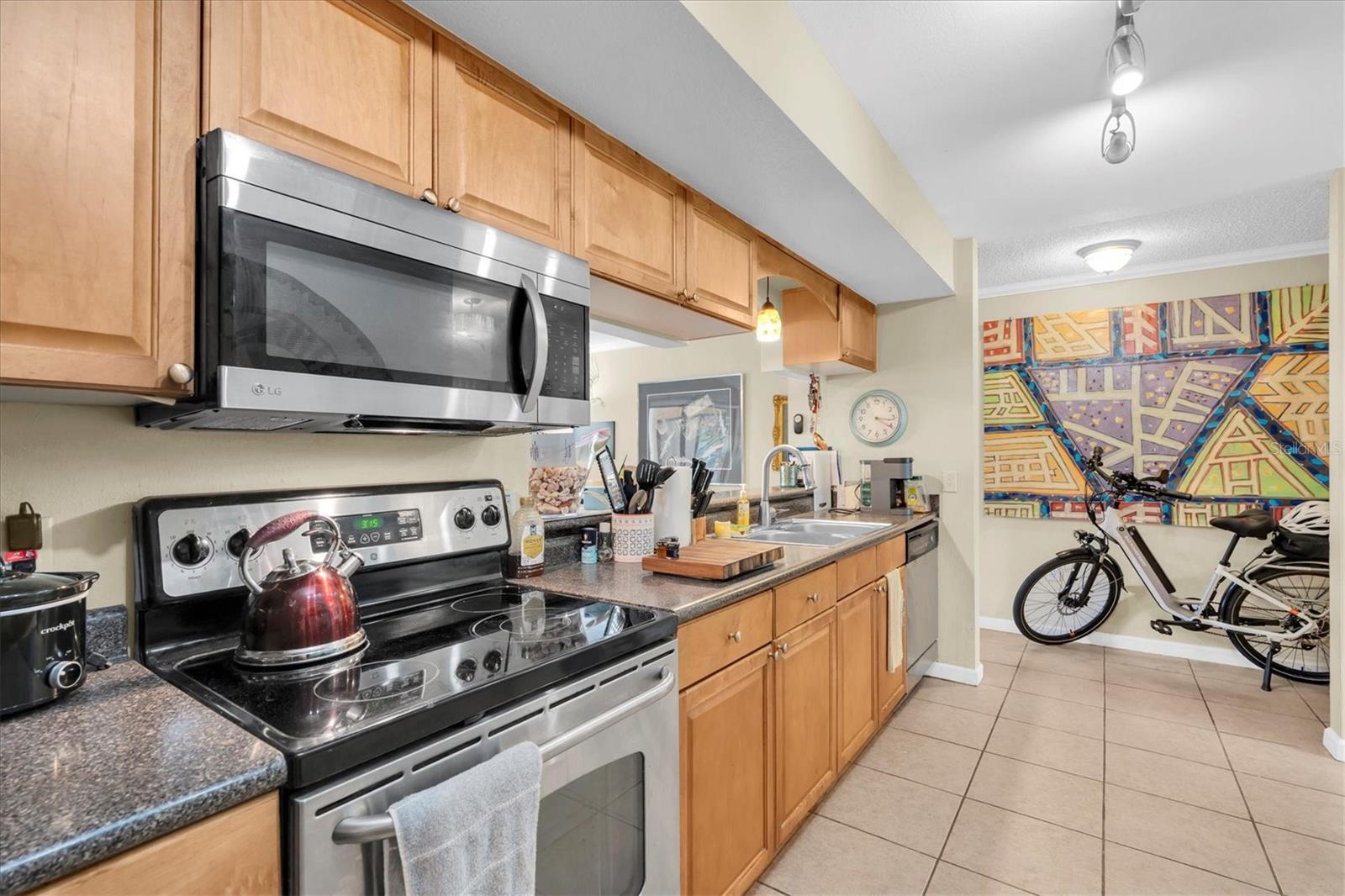 Image 7 of 42 For 12293 Sailwinds Drive 104