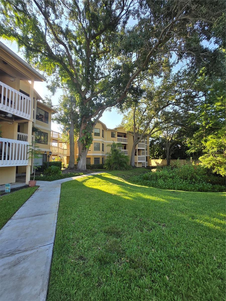 Image 5 of 28 For 1550 Belcher Road 432