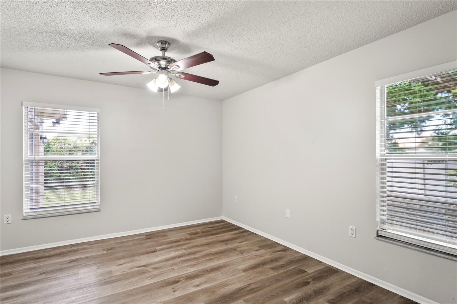 Image 10 of 26 For 6501 14th Avenue W