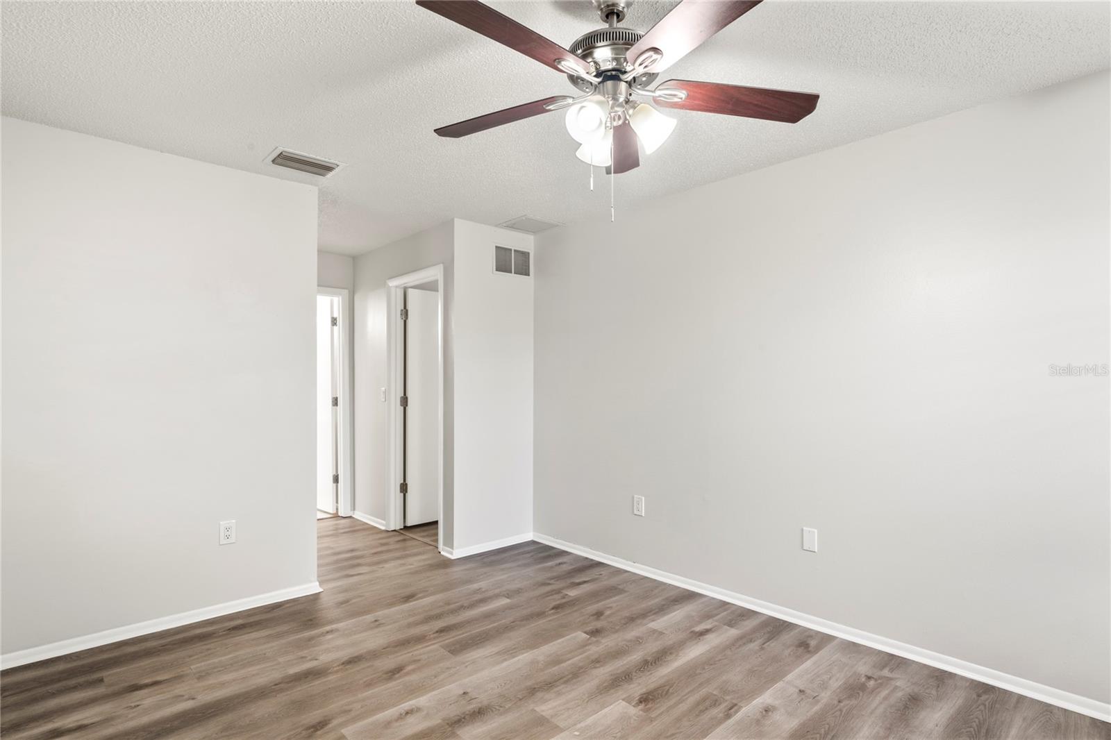 Image 11 of 26 For 6501 14th Avenue W