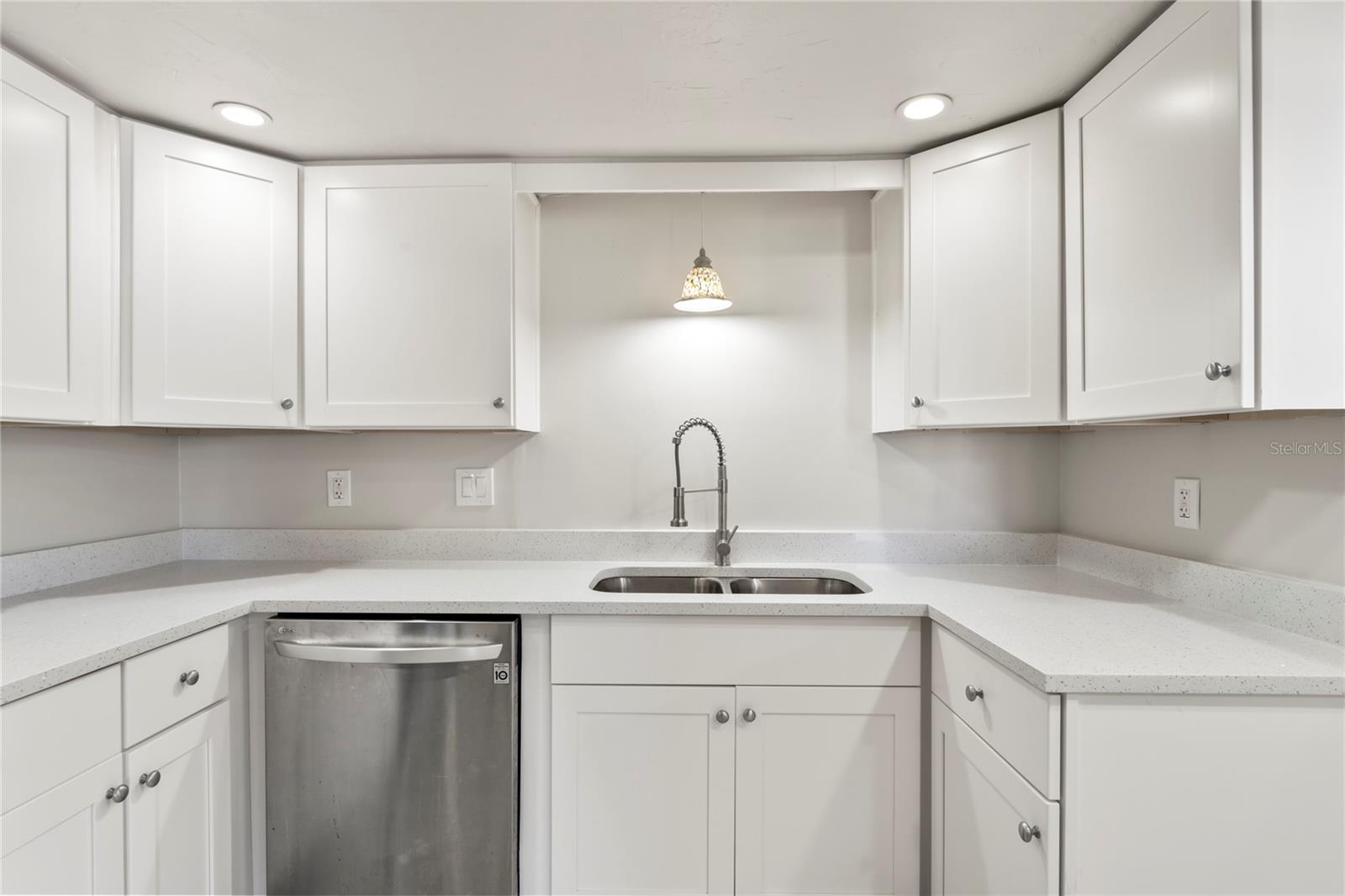 Image 7 of 26 For 6501 14th Avenue W