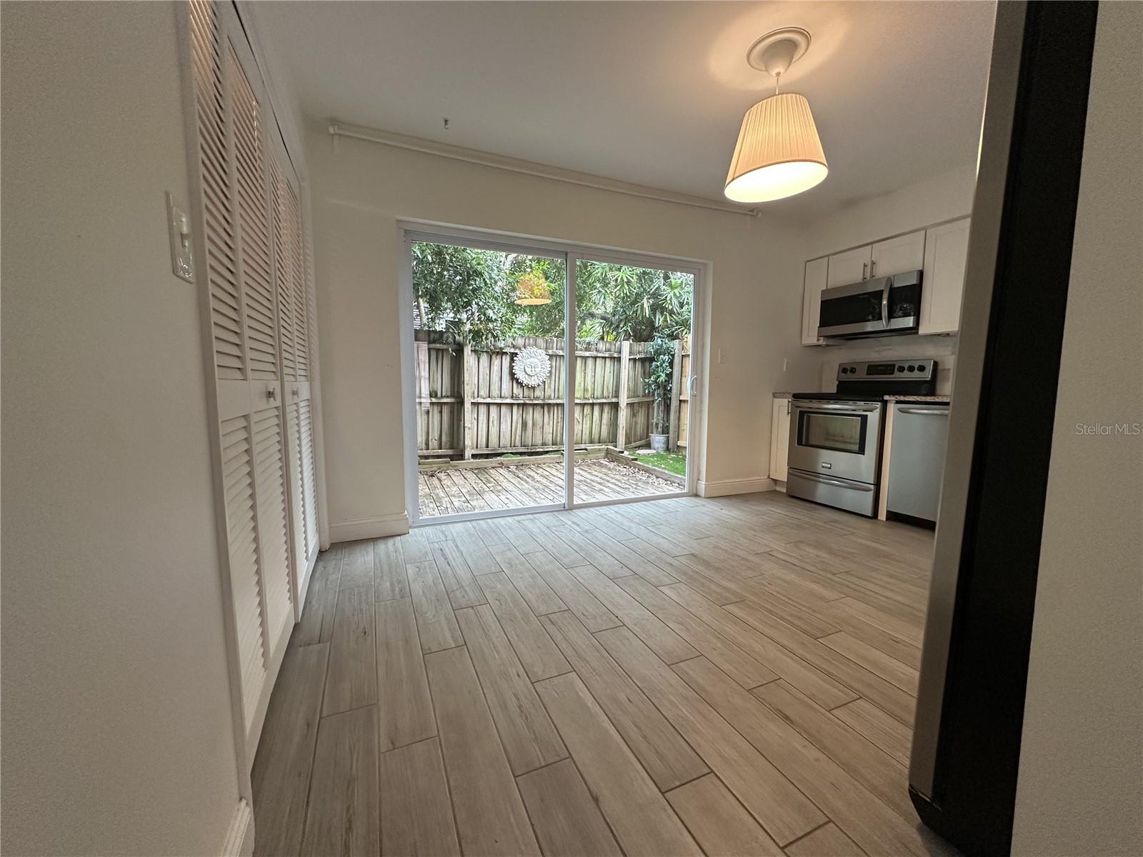 Image 8 of 23 For 308 Bungalow Park Avenue A