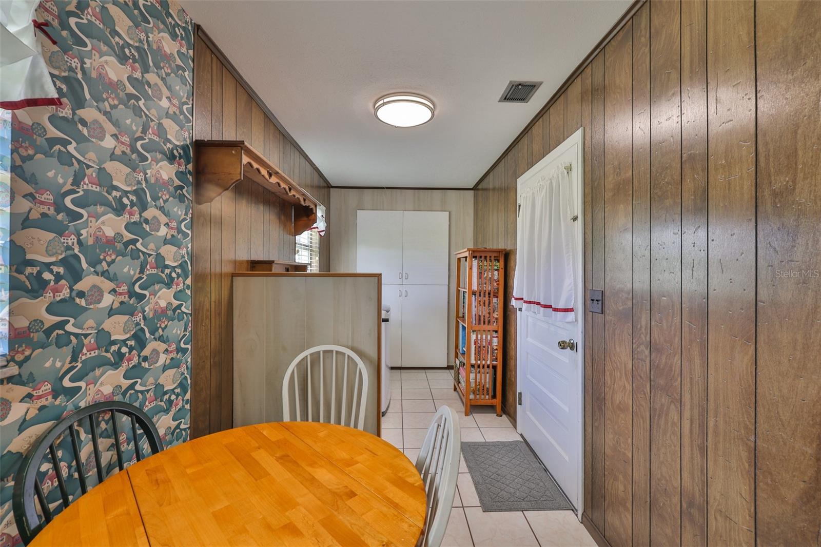 Image 14 of 39 For 11350 Poinsettia Street