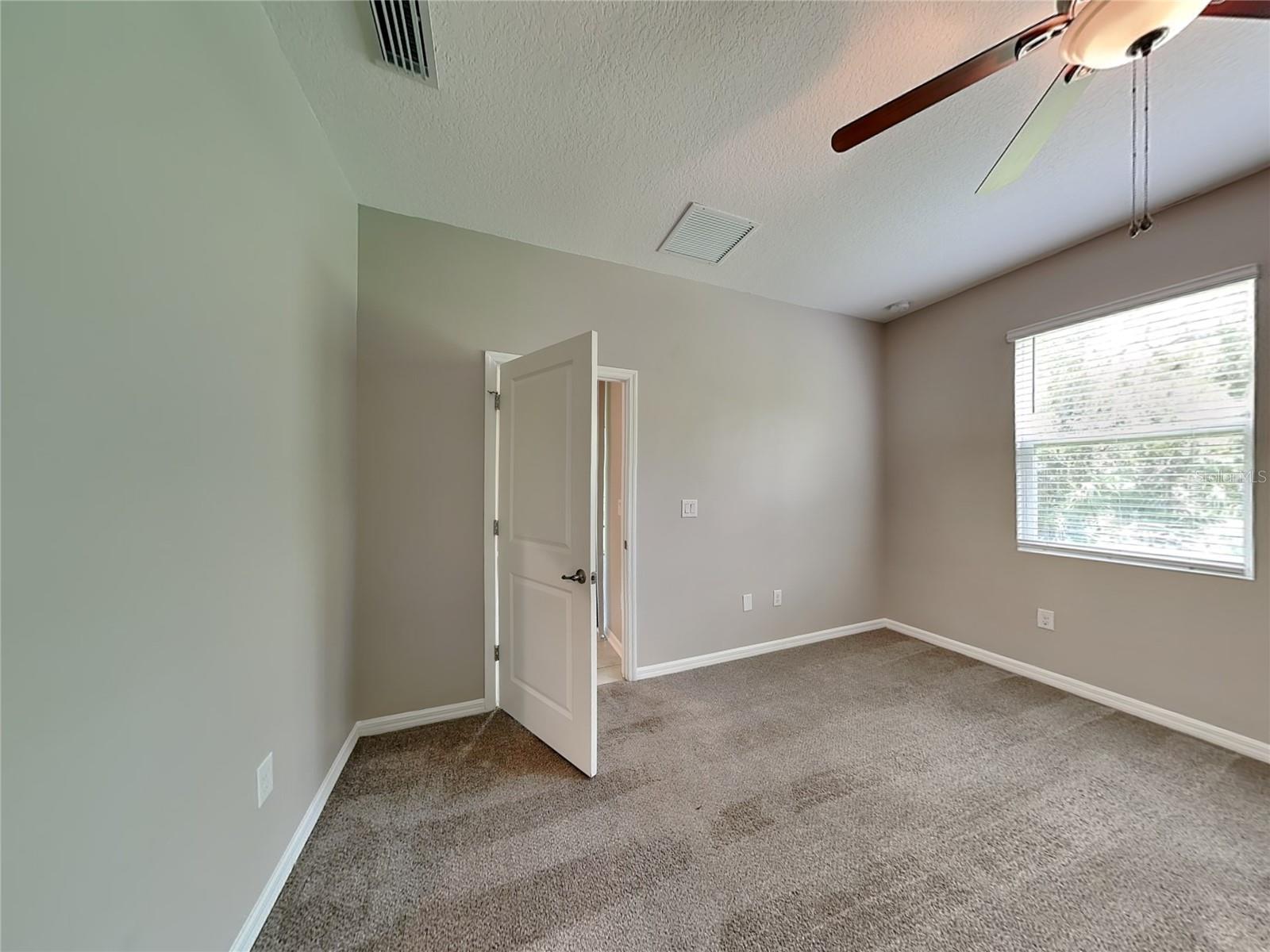 Image 6 of 17 For 5850 Bungalow Grove Court