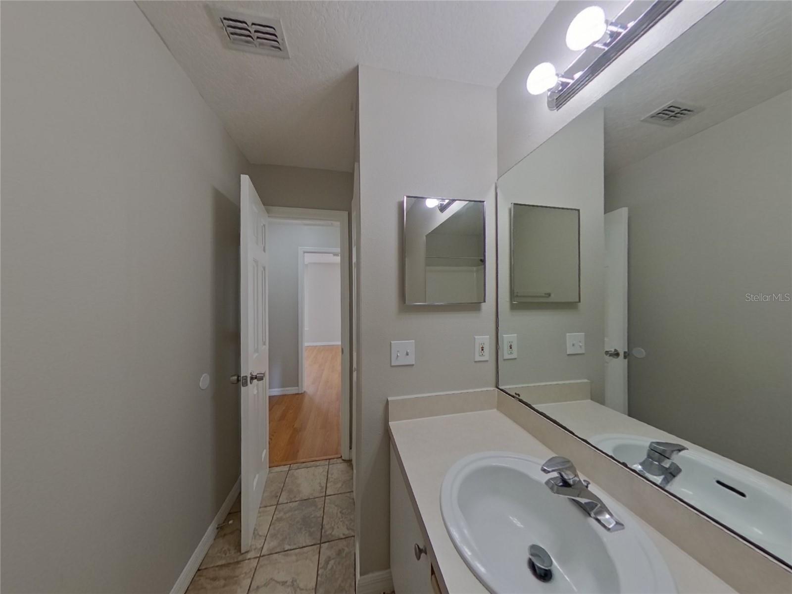Image 14 of 18 For 1102 Chesterfield Court