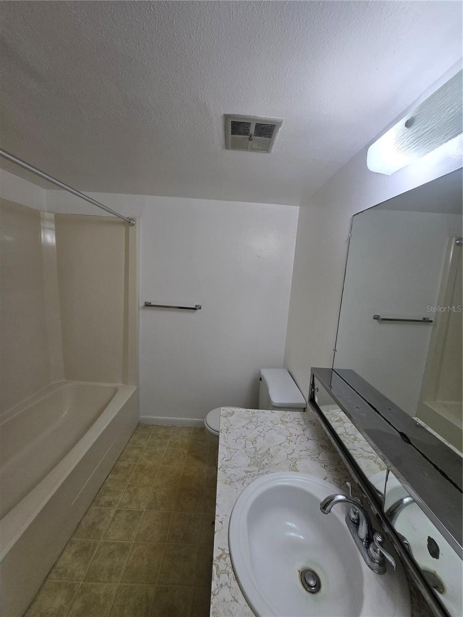 Image 11 of 13 For 2525 Bay Drive D32