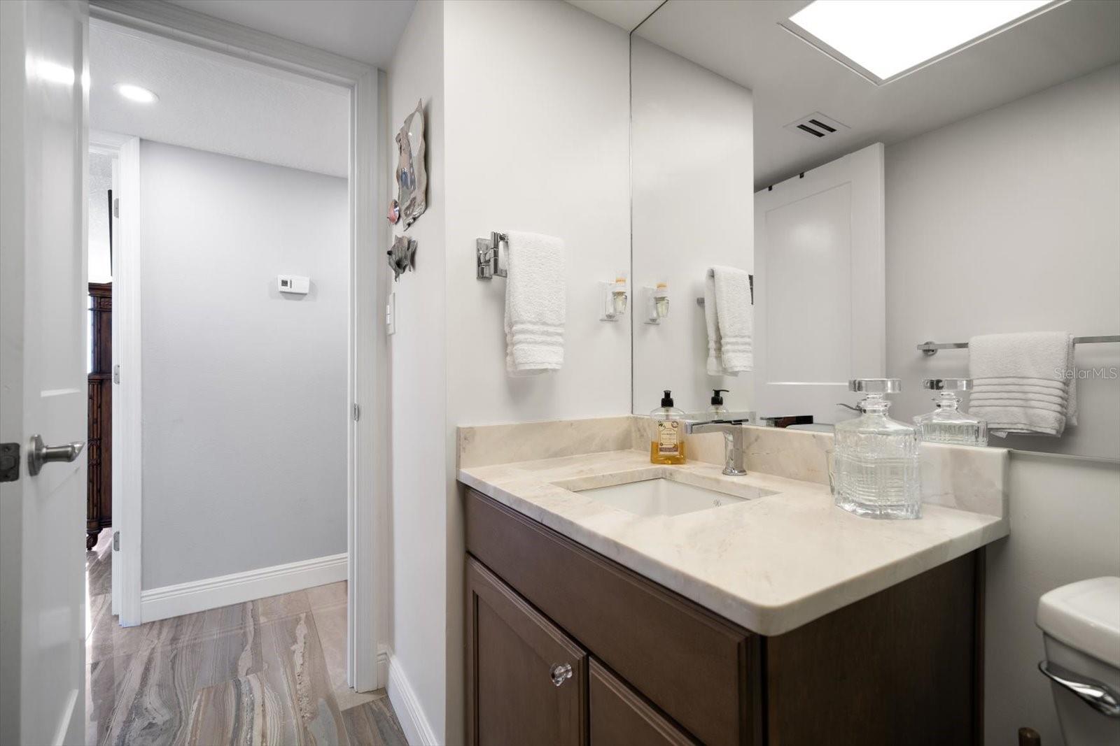 Image 16 of 36 For 17920 Gulf Boulevard 807