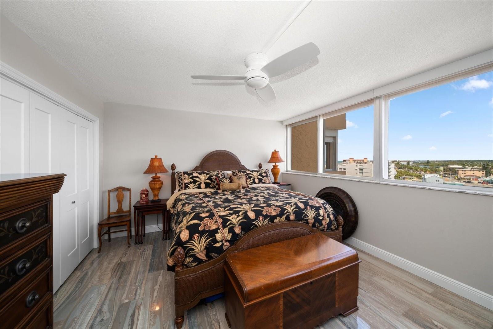 Image 18 of 36 For 17920 Gulf Boulevard 807
