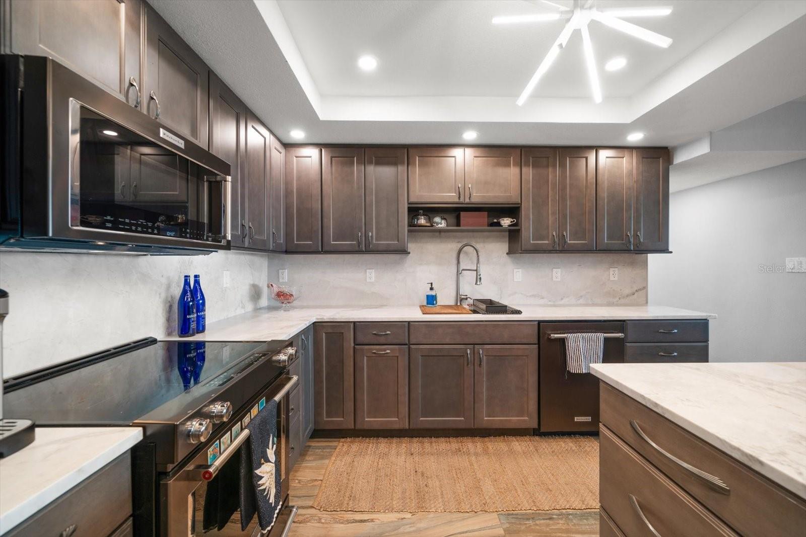 Image 3 of 36 For 17920 Gulf Boulevard 807