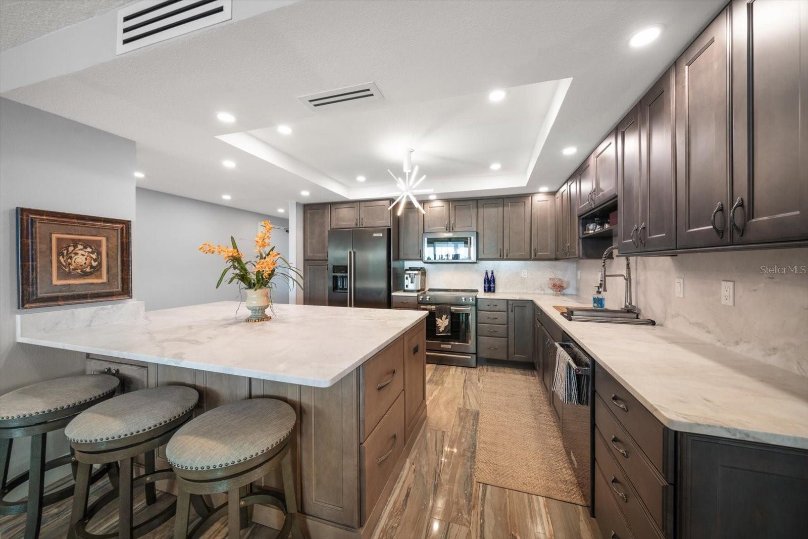 Image 4 of 36 For 17920 Gulf Boulevard 807