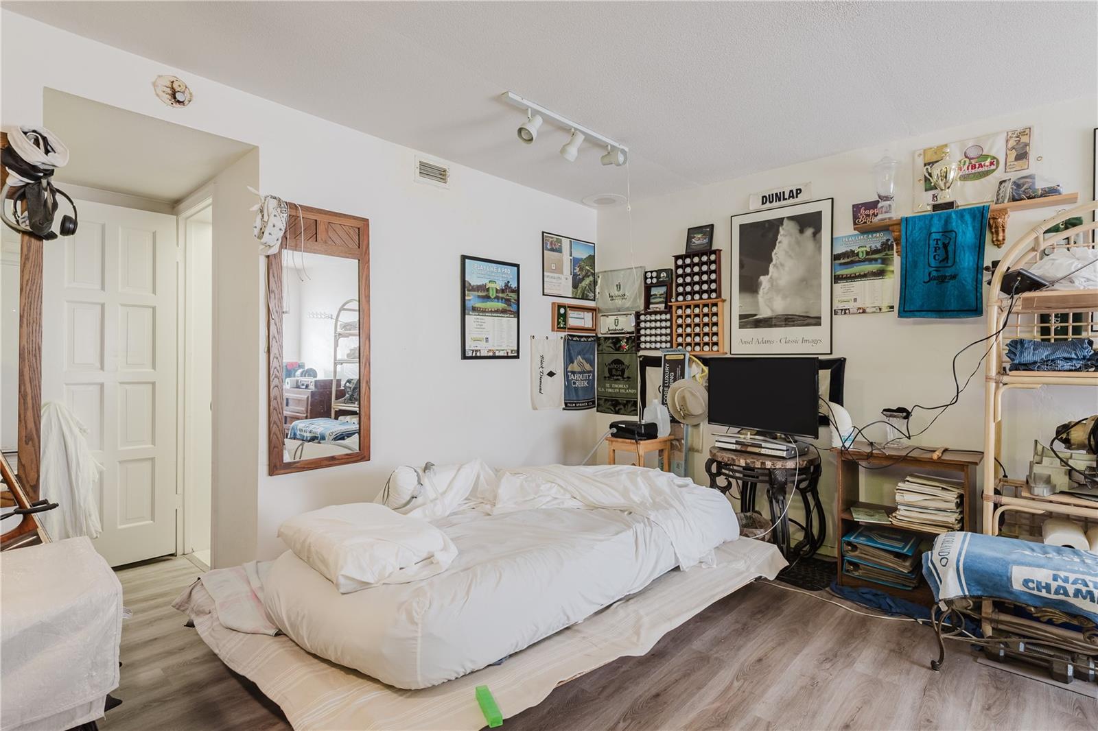 Image 13 of 35 For 8950 Park Boulevard 702