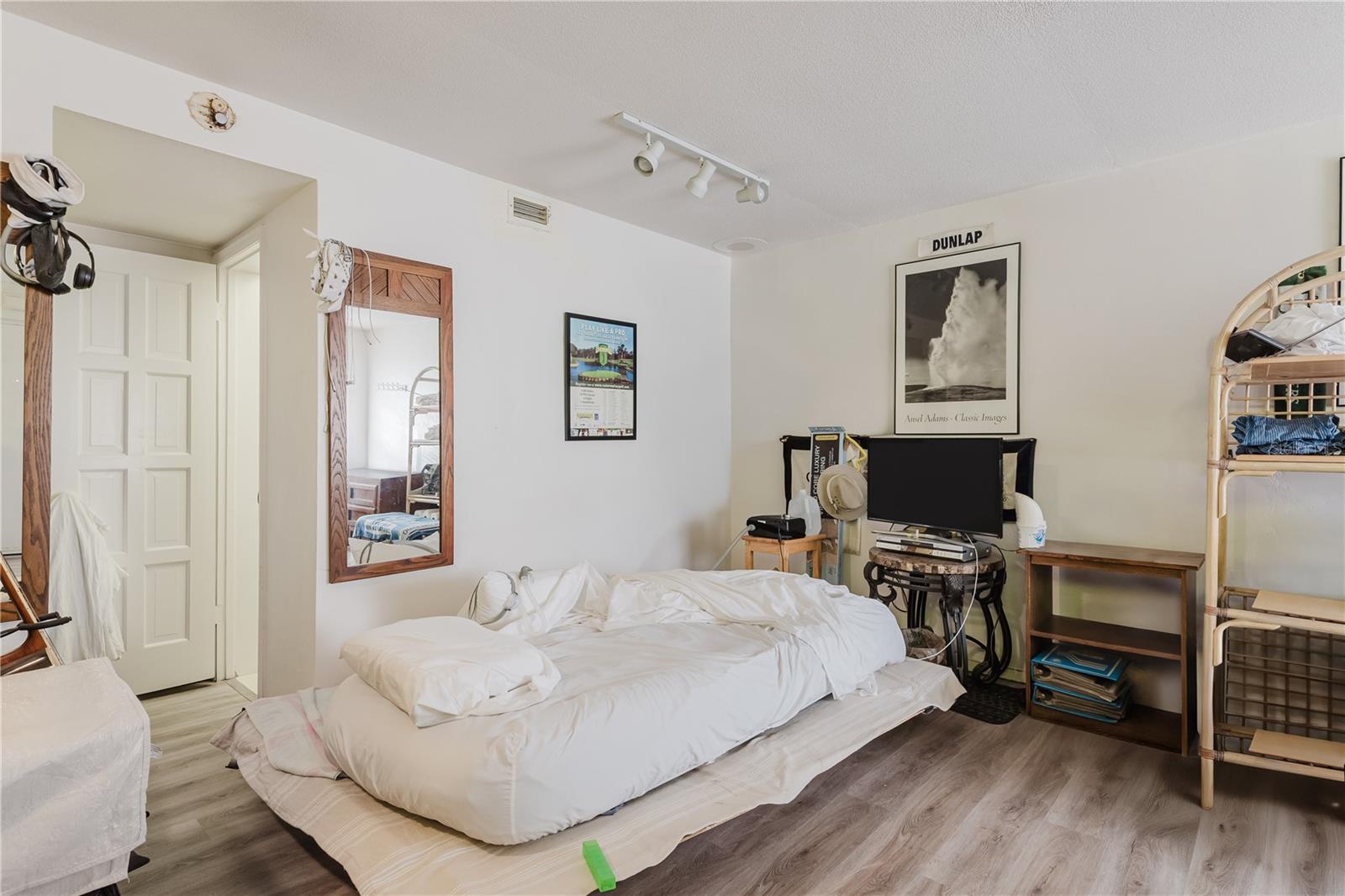 Image 14 of 35 For 8950 Park Boulevard 702